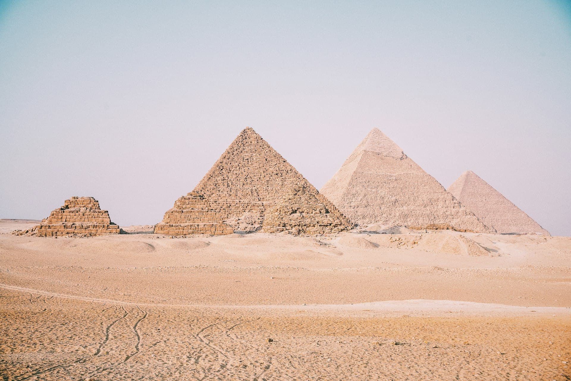 Giza Pyramids & Grand Egyptian Museum Private Experience
